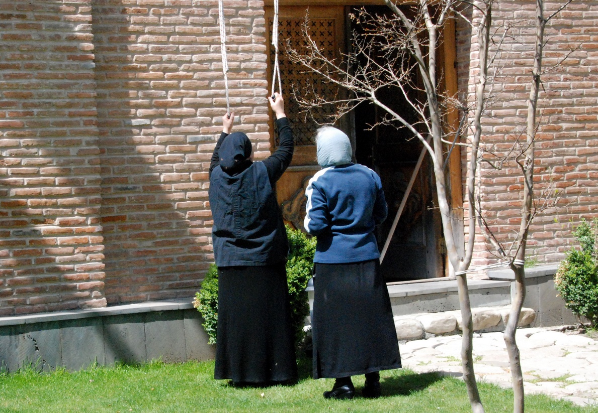 22. April 2017 - Wo Nonnen noch an der grossen Glocke ziehen (Kloster Bodbe, Georgien)