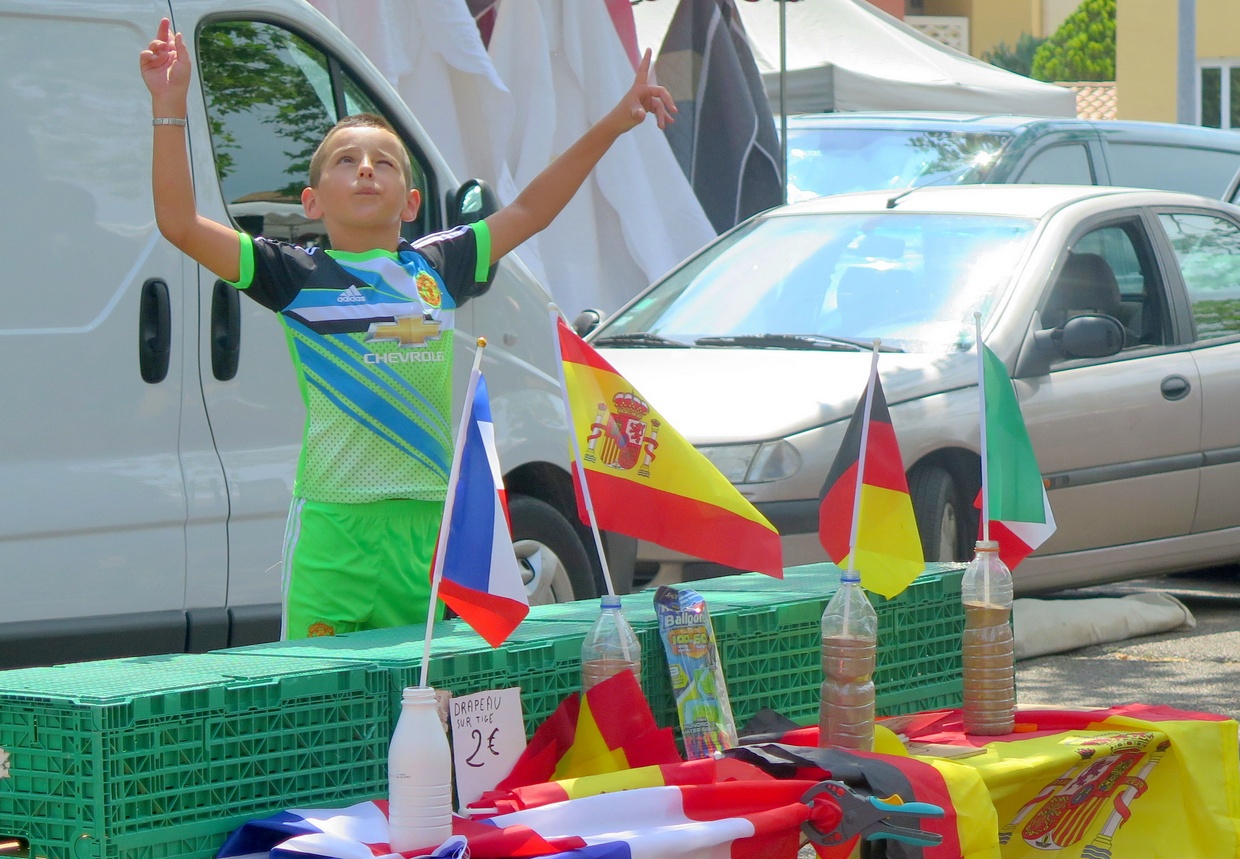 03. Juli 2016 - Fussballfieber auf dem Markt