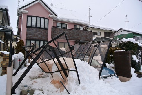 第５位　大雪　VS　カーポート　２月に起こった北関東の大雪で分かった愛知の人はこのカーポートを選べ　2014−4−27