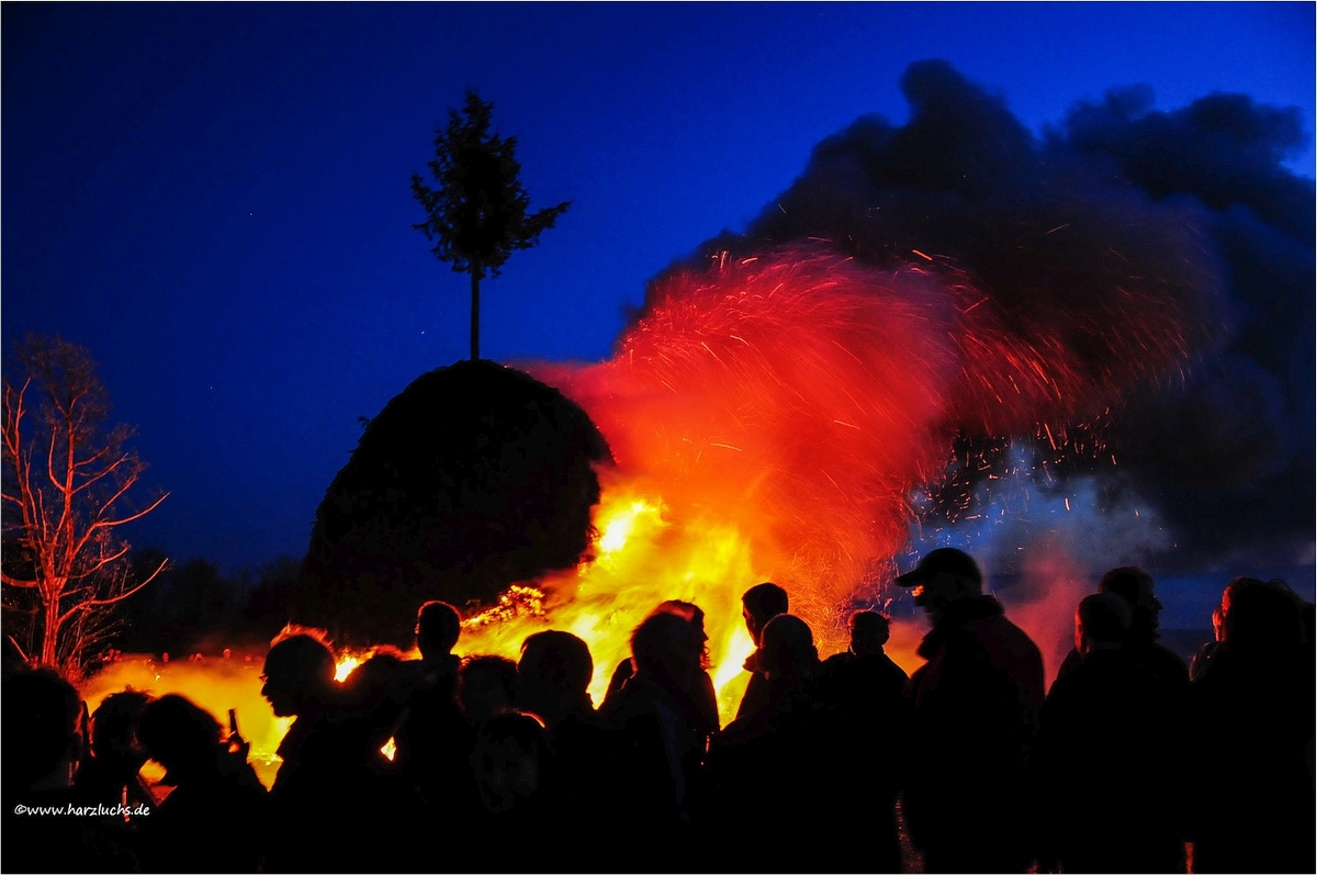 Osterfeuer im Harz - harzluchss Webseite!