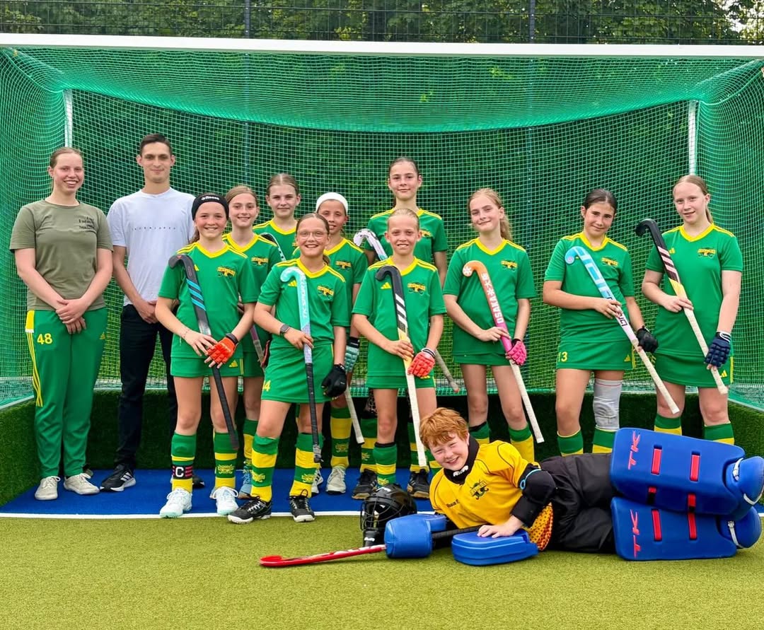 Starker Saisonauftakt bei bestem Hockeywetter für unsere wU12/1 in der Meisterschaft