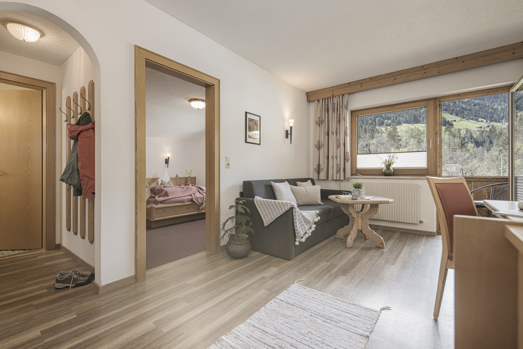 Wohnbereich Sitzecke Ferienwohnung Finkenberg - Brückenhof