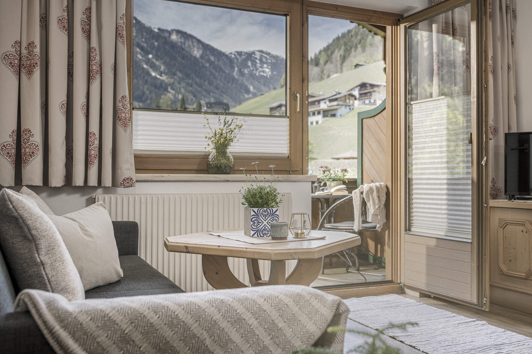 Sitzecke Ferienwohnung Finkenberg - Brückenhof