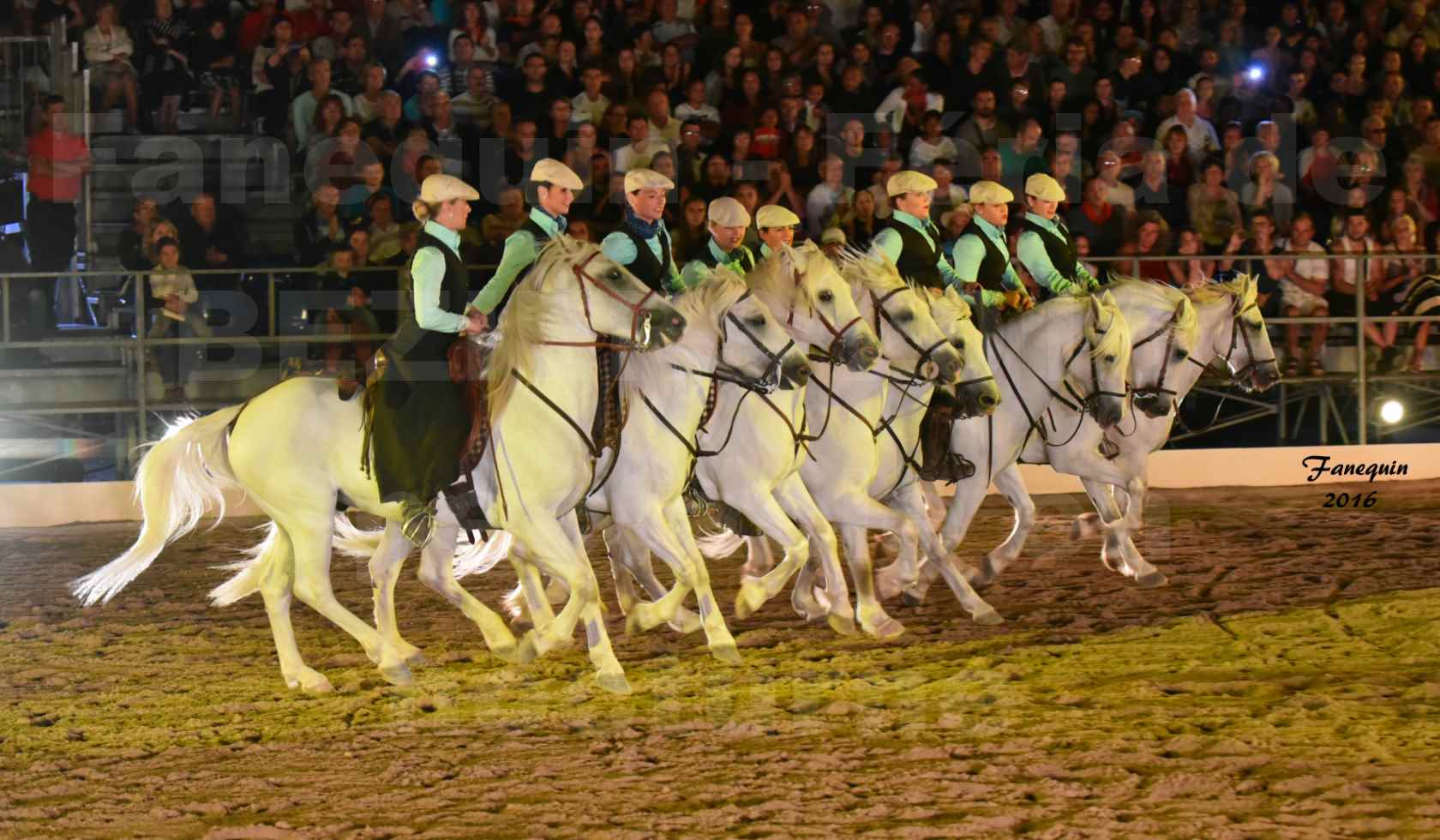 Féria de BEZIERS 2016 - Spectacle en nocturne - Carrousel de CAMARGUAISES - Dimanche 14 Août 2016 - 08