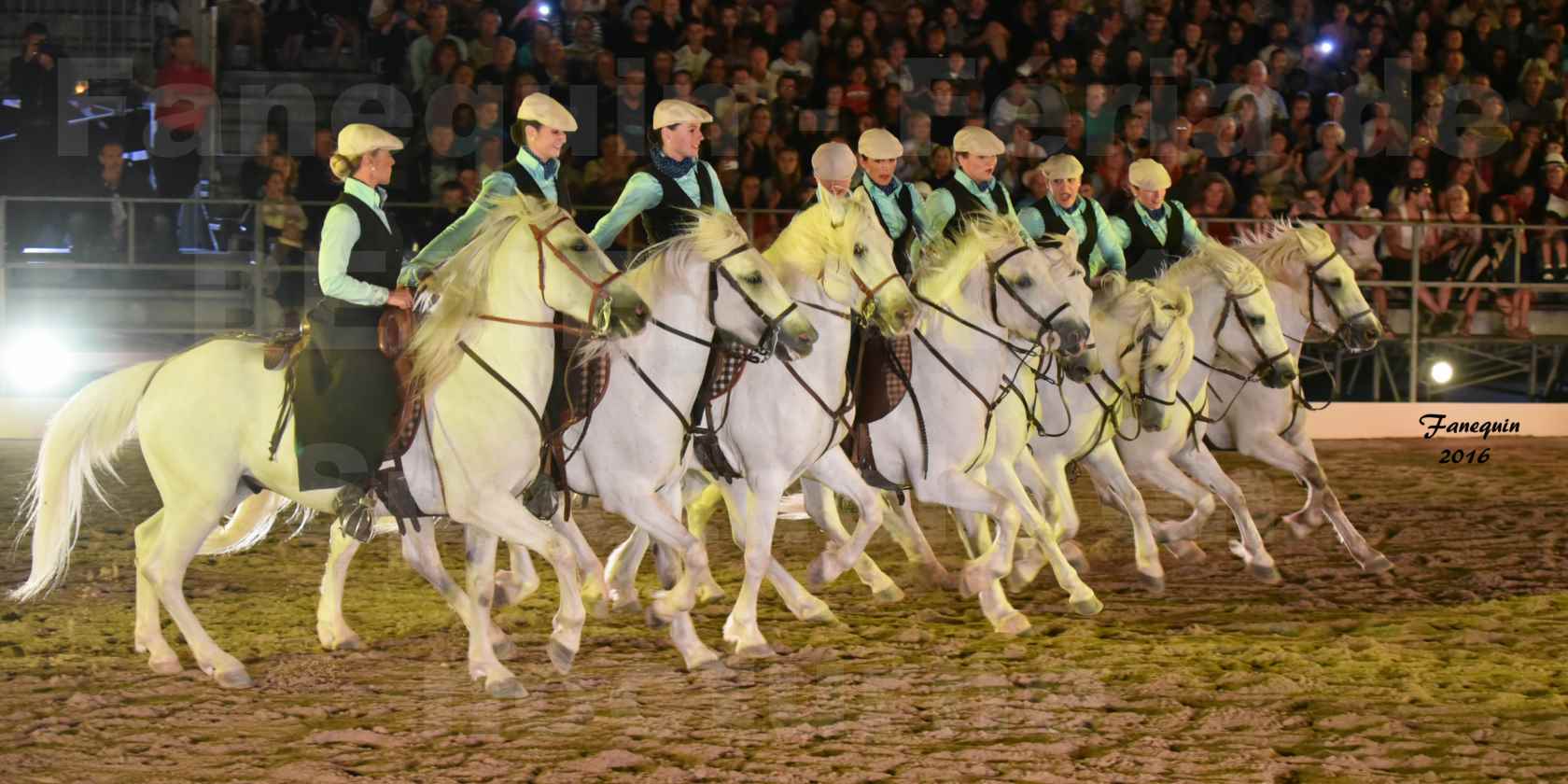 Féria de BEZIERS 2016 - Spectacle en nocturne - Carrousel de CAMARGUAISES - Dimanche 14 Août 2016 - 05