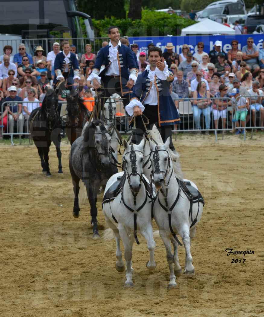 numéro de Poste HONGROISE avec 8 chevaux - Compagnie IMPULSION - Salon Pêche Chasse Nature à Saint Gély du Fesc juin 2017 - 03