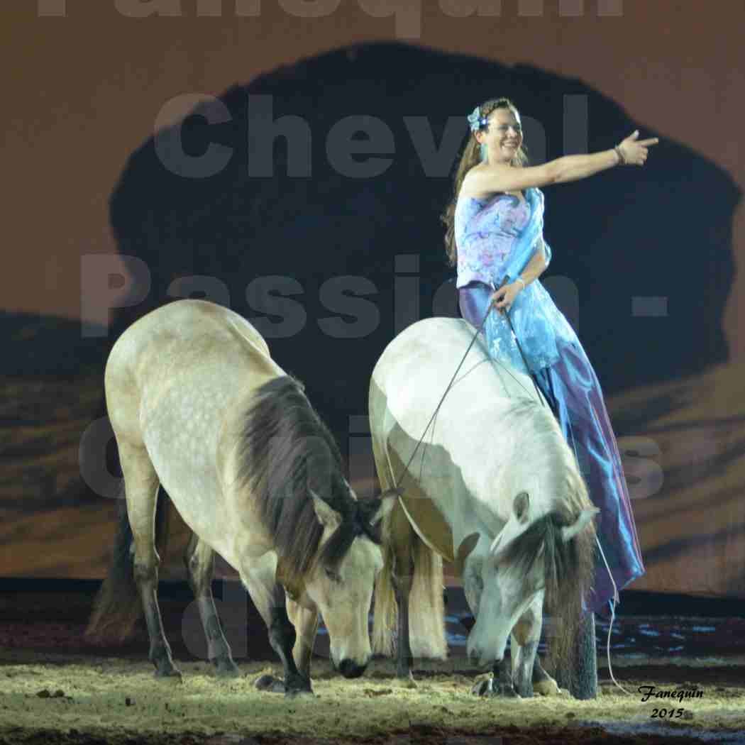 Cheval Passion 2015 - Spectacle des Crinières d'OR - Lucie VAUTHIER & 2 chevaux en liberté - 15