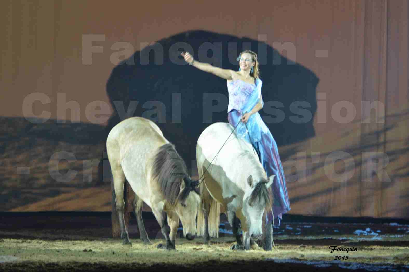 Cheval Passion 2015 - Spectacle des Crinières d'OR - Lucie VAUTHIER & 2 chevaux en liberté - 16