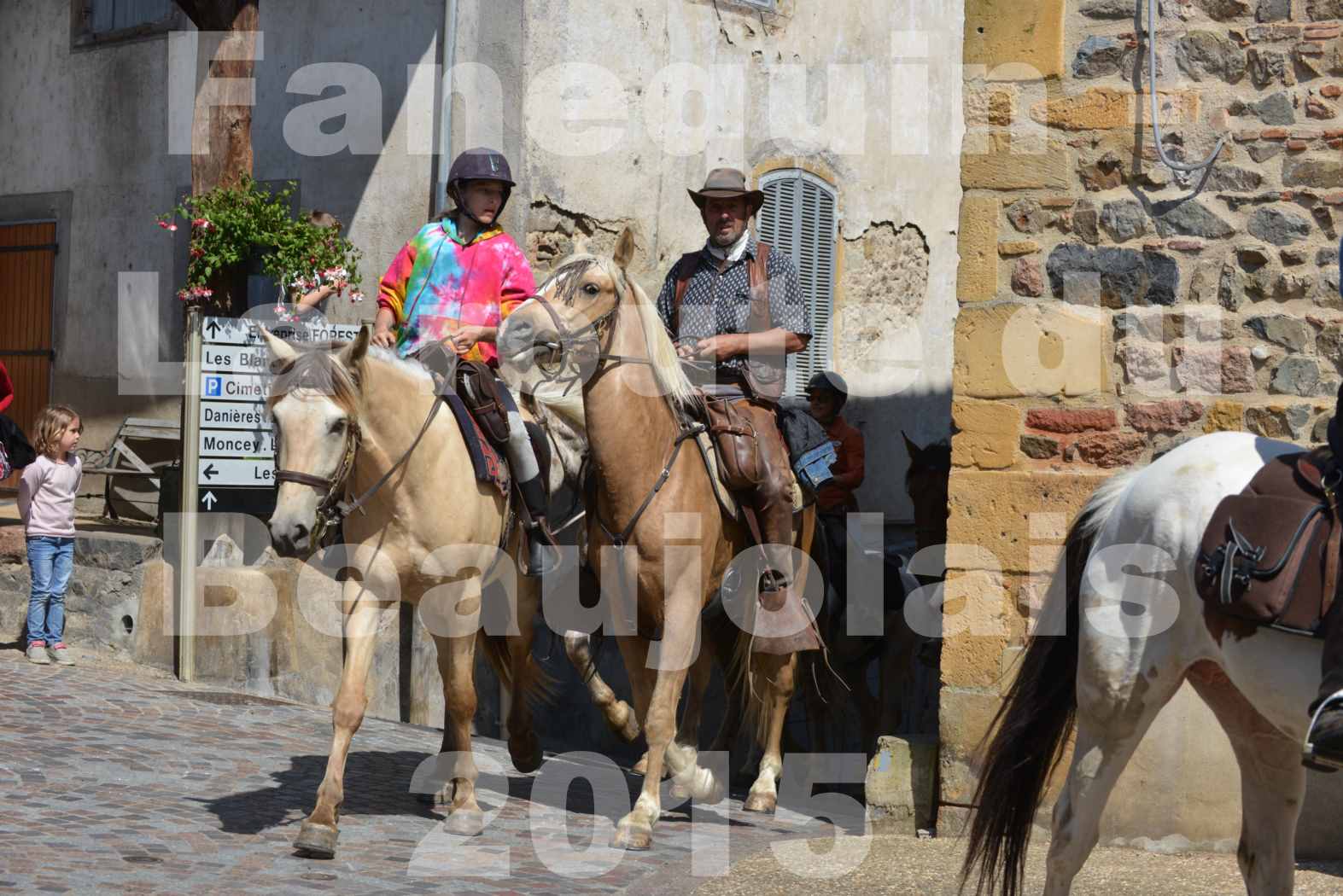 La Route Du Beaujolais 2015 - dimanche 24 mai 2015 - parcours et arrivée place d'un village - 42