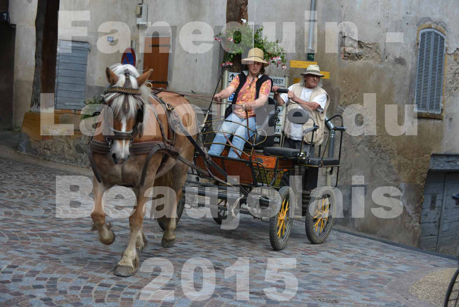 La Route Du Beaujolais 2015 - dimanche 24 mai 2015 - parcours et arrivée place d'un village - 16