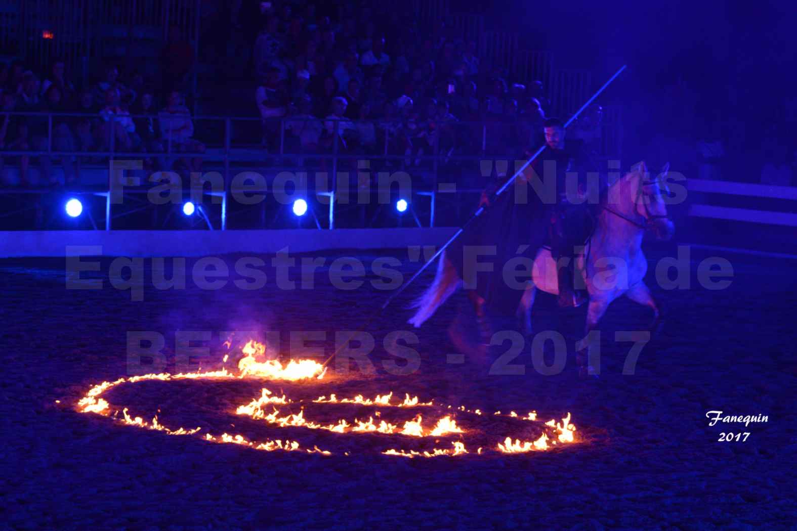 "Nuits Équestres" lors de la Féria de BEZIERS 2017 - Garoche de feu (spirale de feu) - 3