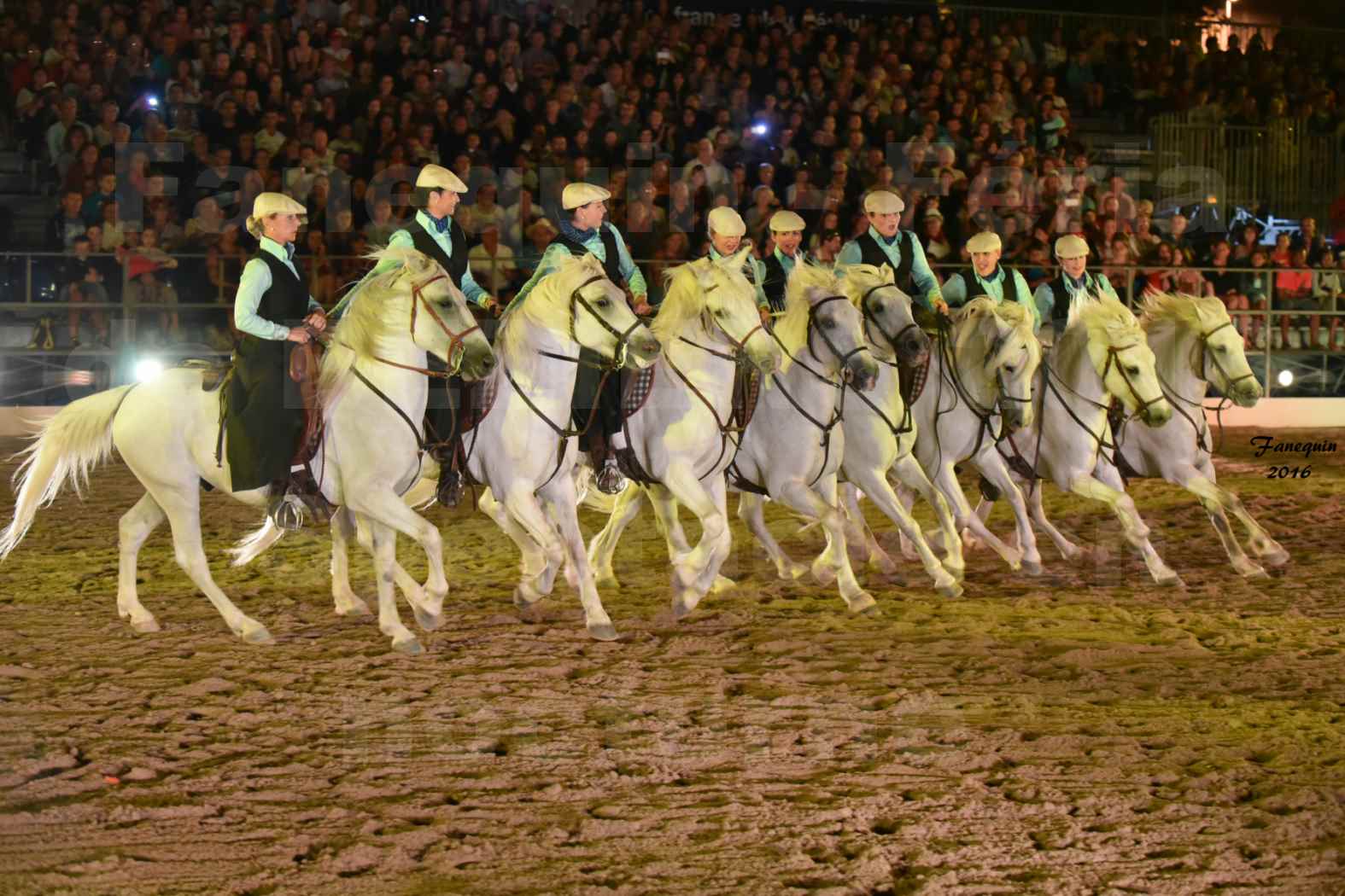 Féria de BEZIERS 2016 - Spectacle en nocturne - Carrousel de CAMARGUAISES - Dimanche 14 Août 2016 - 01