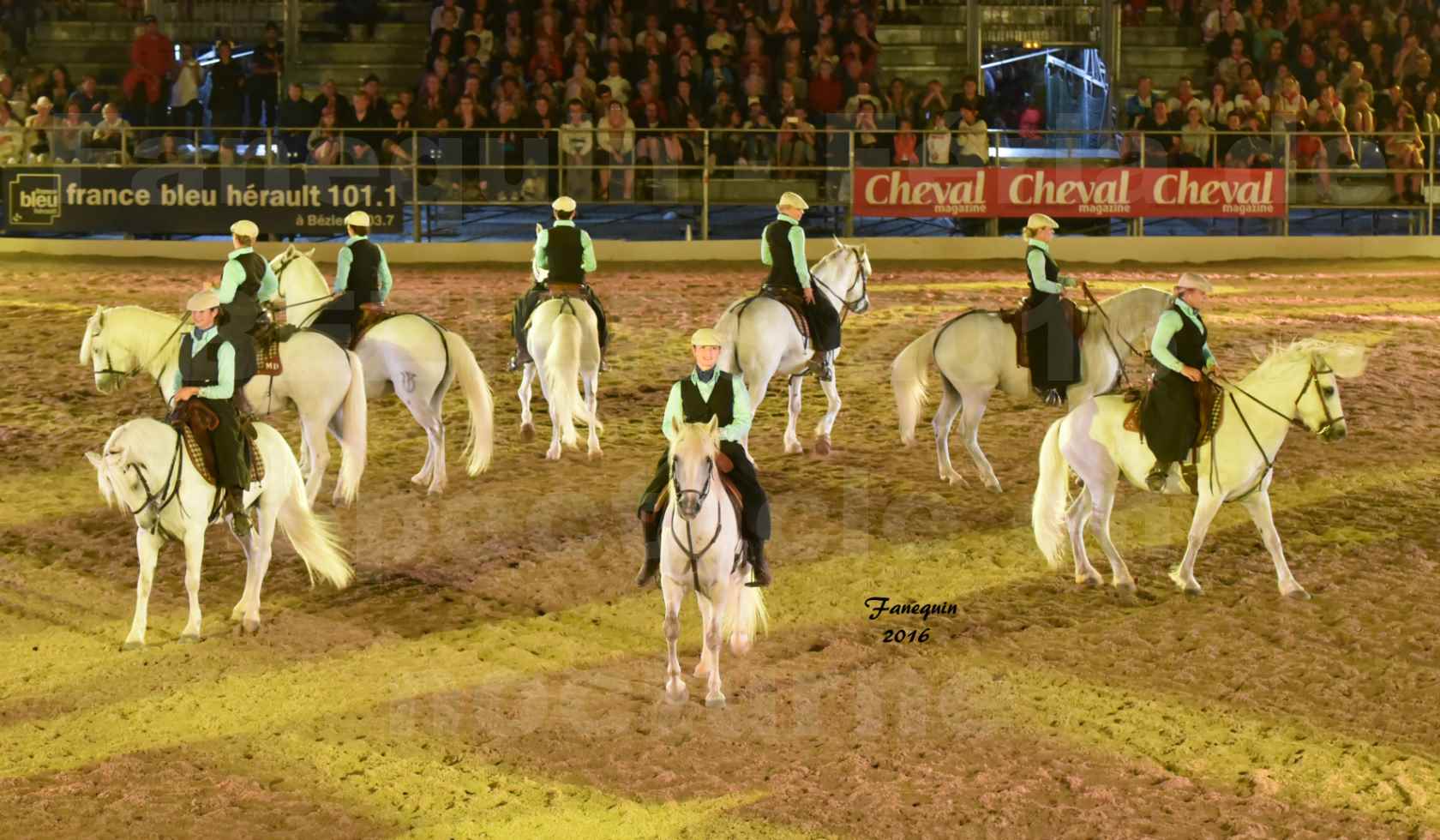 Féria de BEZIERS 2016 - Spectacle en nocturne - Carrousel de CAMARGUAISES - Lundi 15 Août 2016 - 12