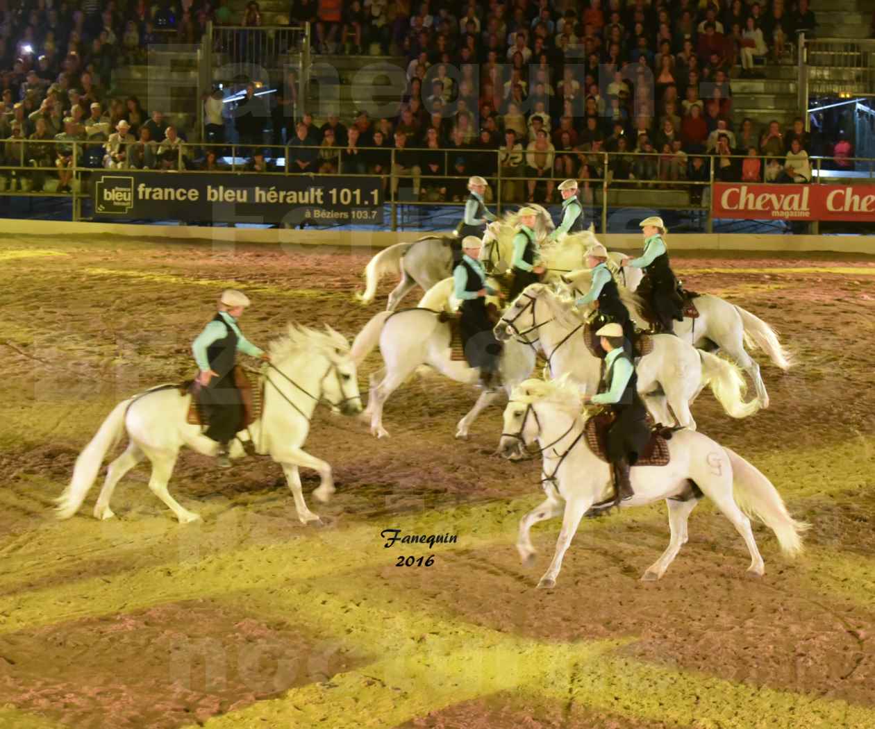 Féria de BEZIERS 2016 - Spectacle en nocturne - Carrousel de CAMARGUAISES - Lundi 15 Août 2016 - 01