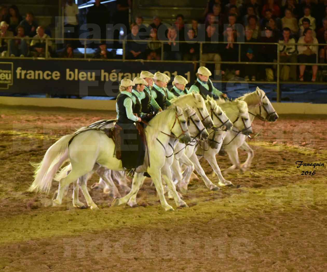 Féria de BEZIERS 2016 - Spectacle en nocturne - Carrousel de CAMARGUAISES - Lundi 15 Août 2016 - 04