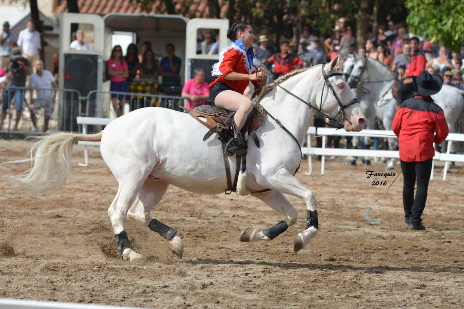 Spectacle équestre le 3 Septembre 2016 au Domaine de GAILLAC - voltige équestre avec la famille HASTALUEGO - 05