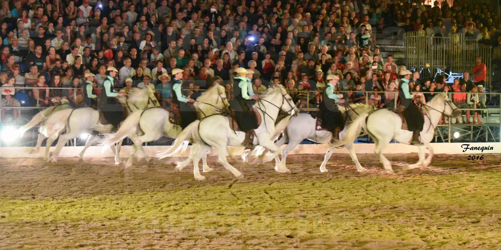 Féria de BEZIERS 2016 - Spectacle en nocturne - Carrousel de CAMARGUAISES - Dimanche 14 Août 2016 - 11