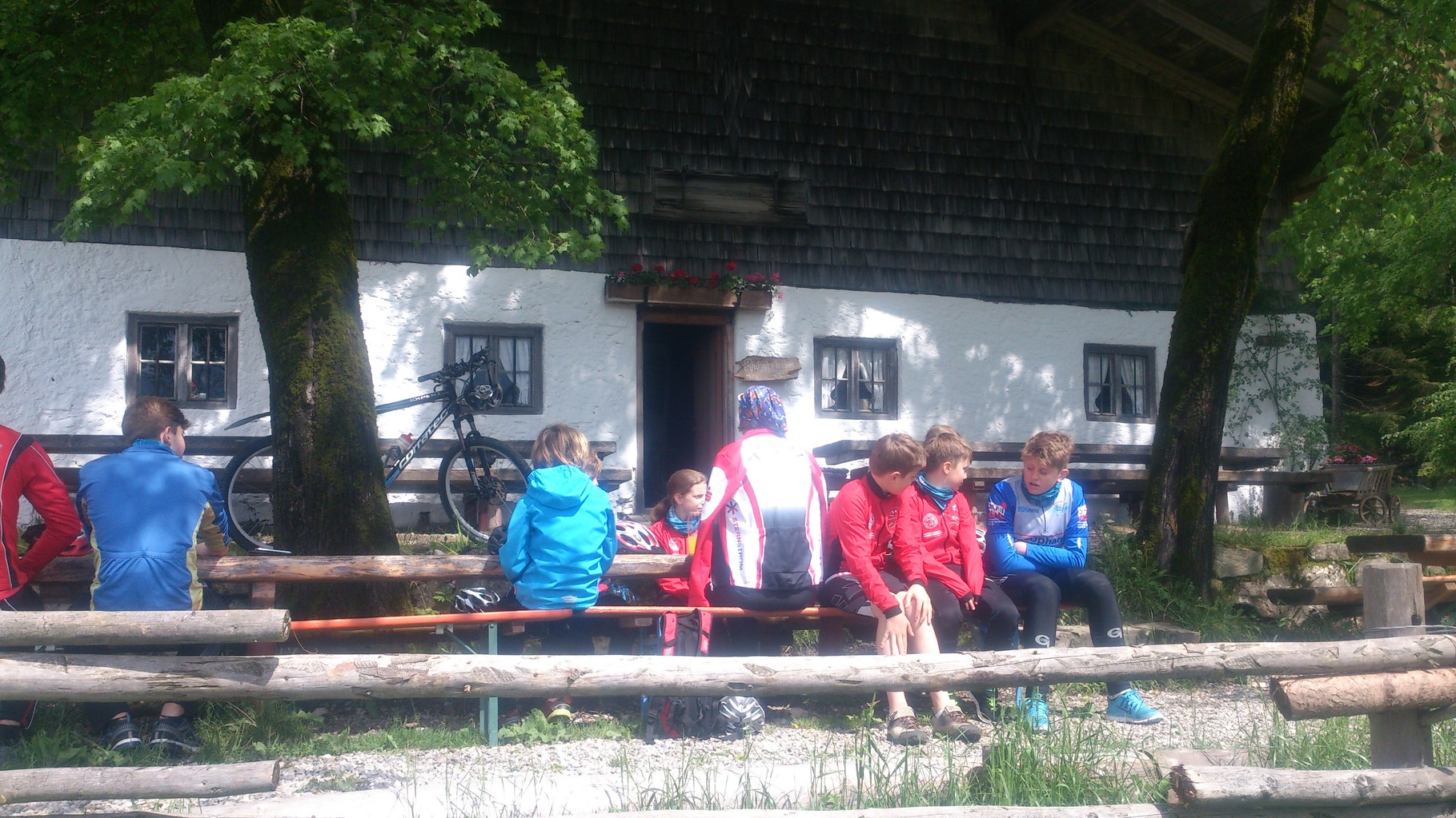 kurze Rast auf der Bäckeralm