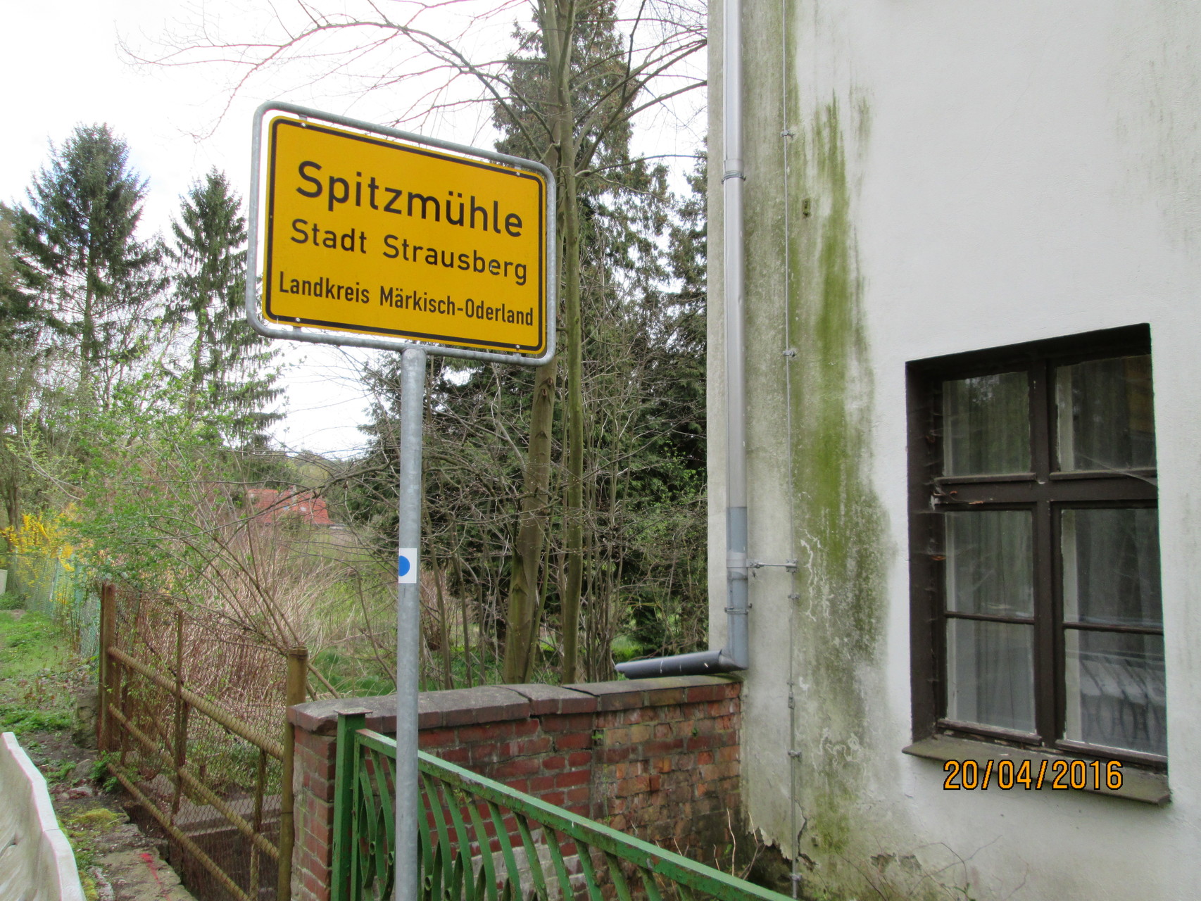 all die Ruinen, die wir nichts lieber als weg hätten...
