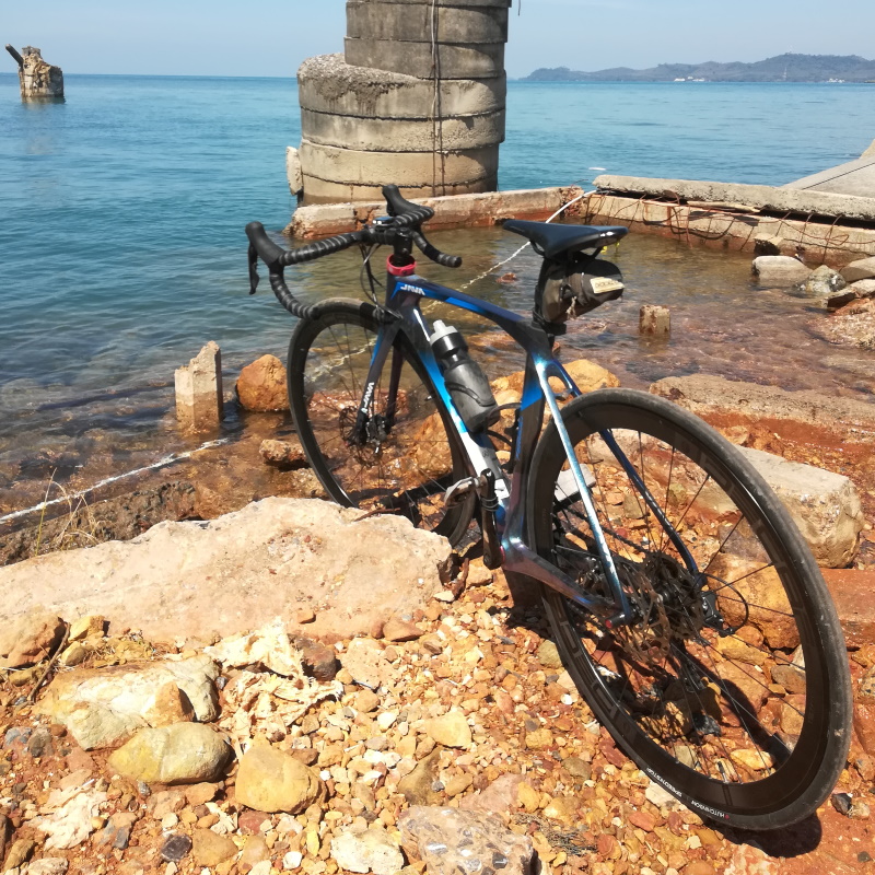 Rennrad fahren direkt am Meer