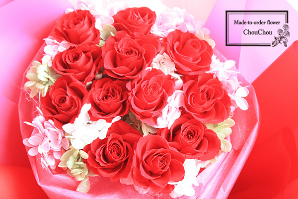 プロポーズ　12本の赤薔薇（ダズンローズ ）プリザーブドフラワーの花束　order no 220603