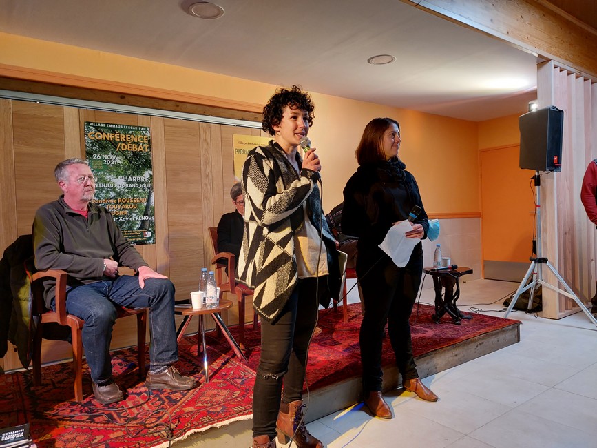 Deux jeunes femmes de "Touche Pas A Ma Forêt" ont présenté en préambule le "projet Florian" à Lannemezan. Félicitation à elles pour leur pugnacité.