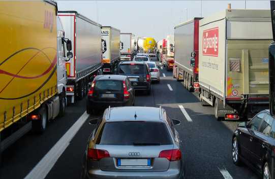 Pas de file de camions à Oloron_Sainte_Marie due à des carrières