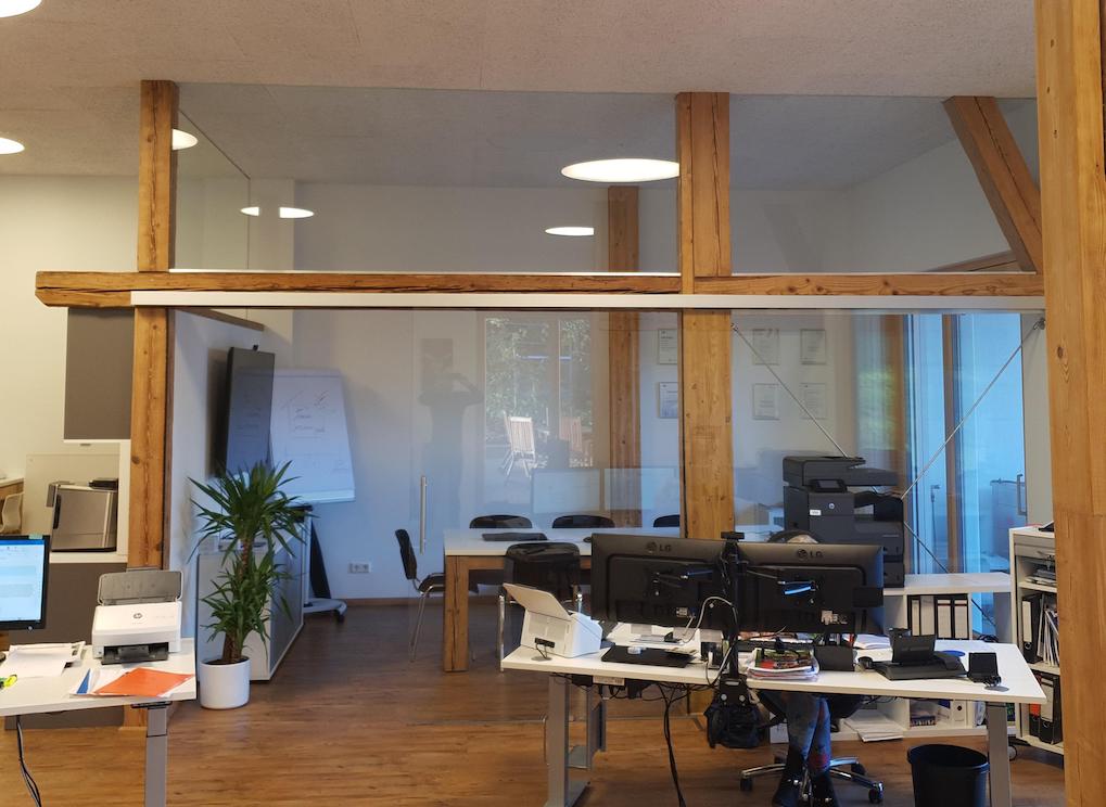 Innenausbau in Bürogebäude in Schnellingen