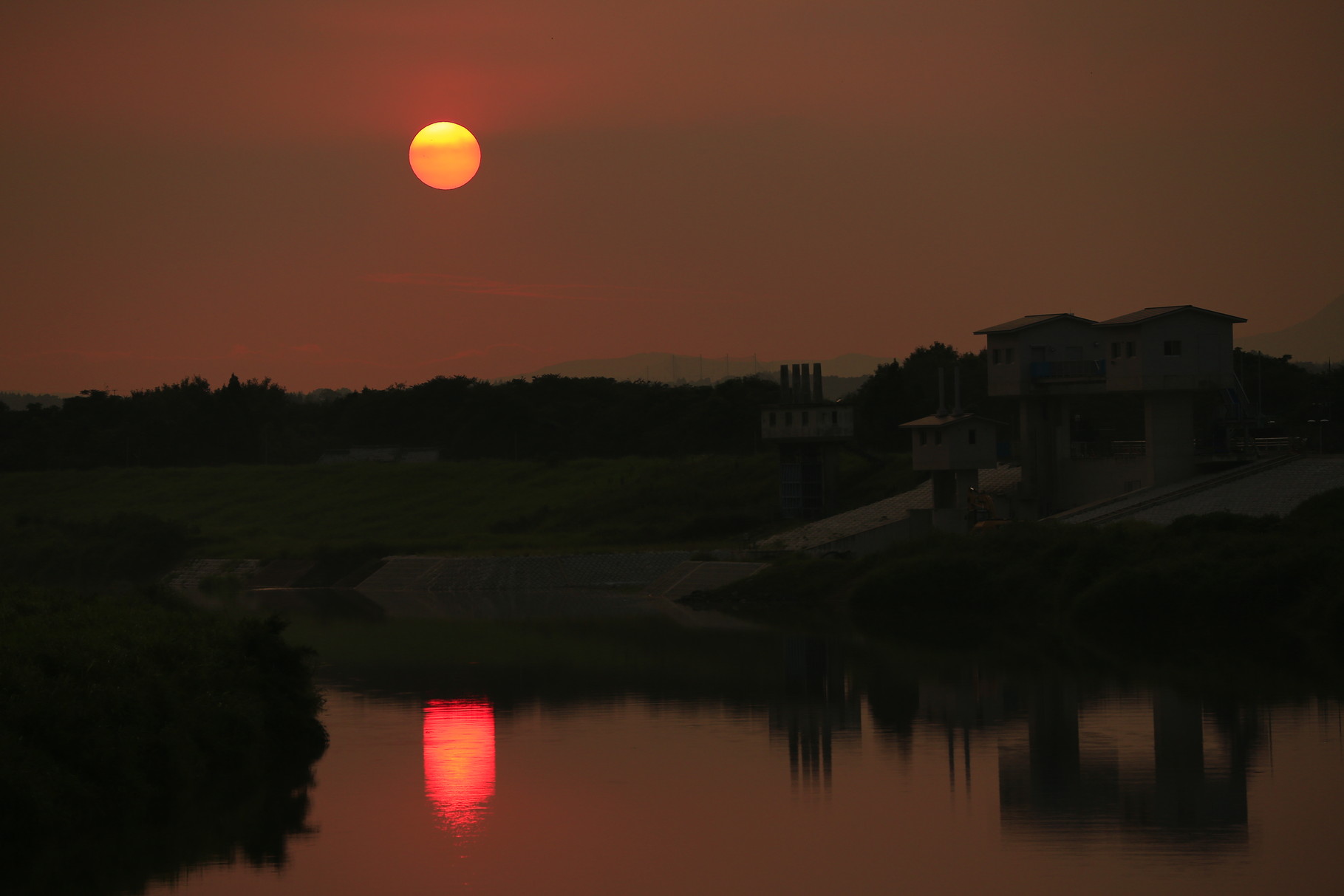 沈み行く夕日