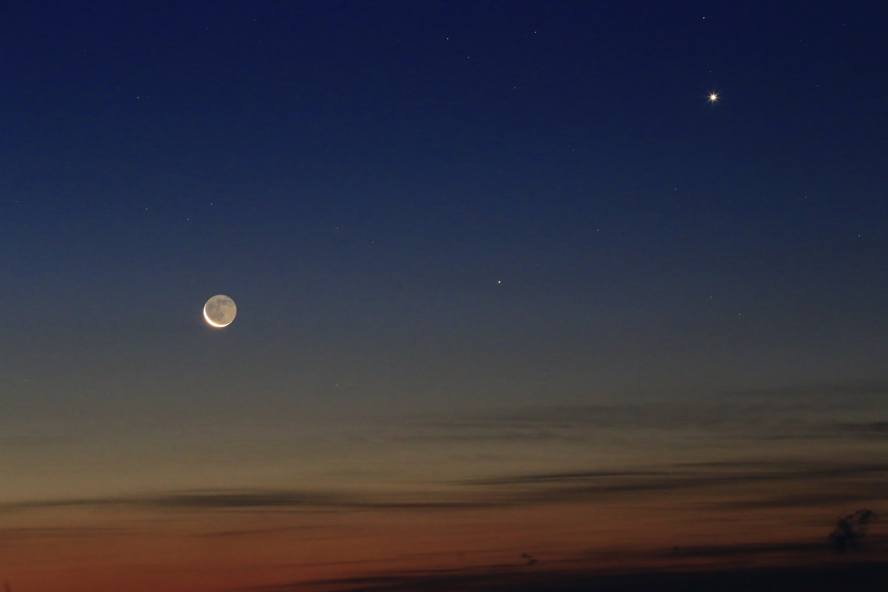 月と水星と金星（夜明け前の空）