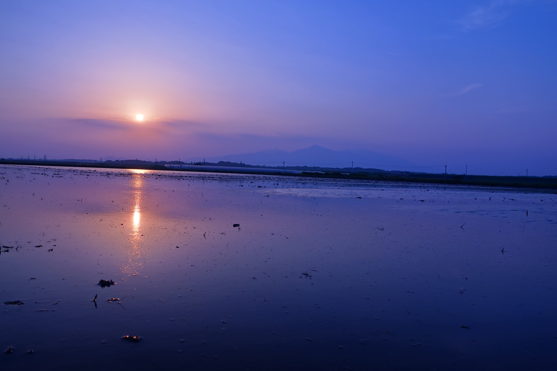 夕景。色味を変えて朝焼けのような色彩にしてみました。