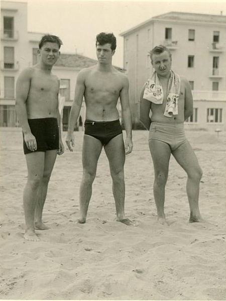 In den 1950ern an einem Strand in Italien - Danke an Peter Steinmüller