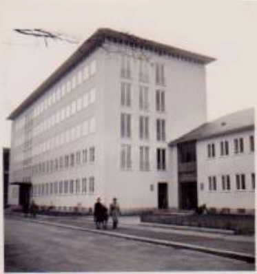 Ämtergebäude in der Theresienstraße 1955