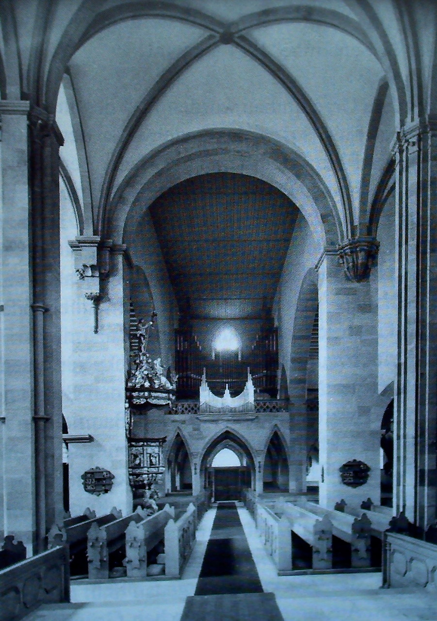 Mittelschiff mit Orgel 1951