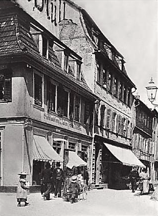 Eisenhandel Julius Freidrich Krönlein Ecke Kesslergasse/Postplatz (heute Gg.-Wichtermann-Platz Die Eisenwarenhandlung wurde 1857 gegründet