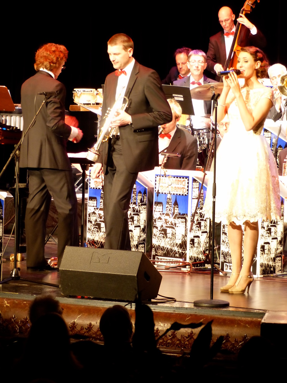 Julia mit der All Swing Big Band