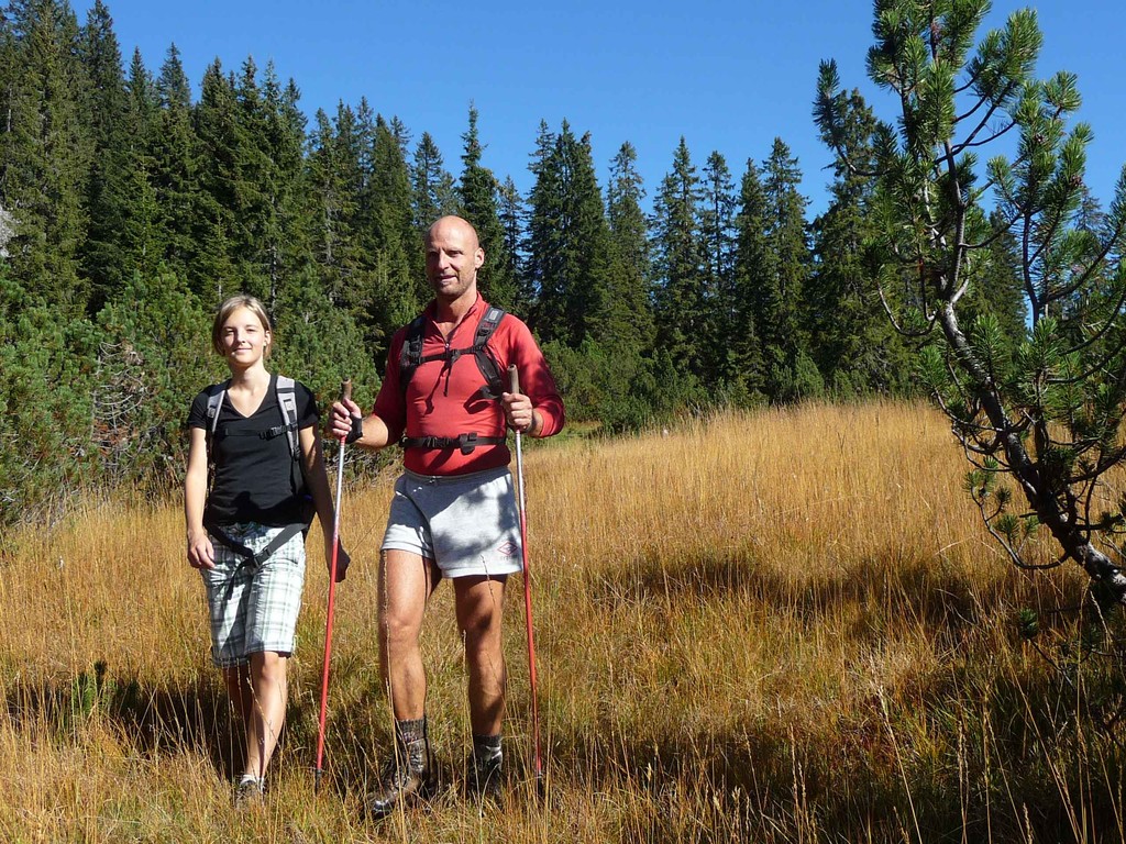 Familienwanderung im Herbst