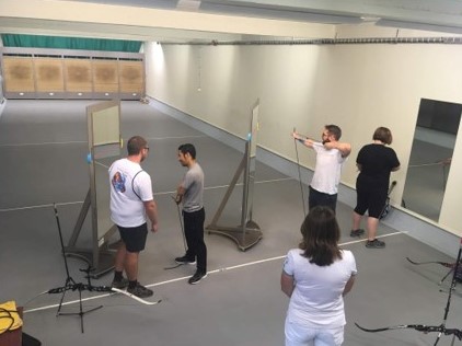 Utilisation de nos miroirs pour l'apprentissage des techniques de tir, club de Grenoble en Isère.