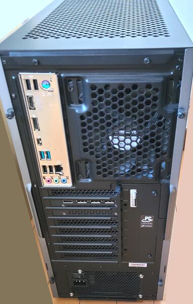 PC背面