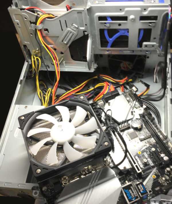 自作PCも高額買取！壊れていてもOK、無料査定で即現金化