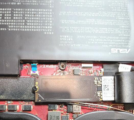 故障したROGゲーミングノートを買取後に分解