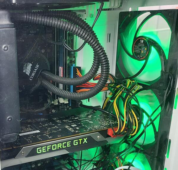 【故障パソコン買取ならPCワンダフル】Core i9-9900K搭載ゲーミングPC！水冷で性能を引き出す自作PC買取（壊れているPC）