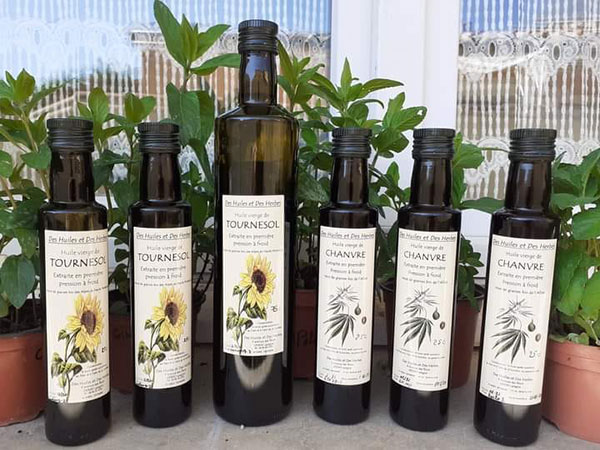 Les bouteilles disponibles à l'Épicerie, 75 et 25 cl pour le tournesol, 25 cl pour le chanvre