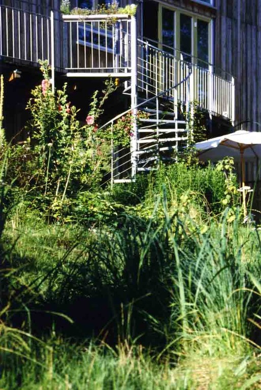 Wohnen im OG mit guter Aussicht und Verbindung zum Garten