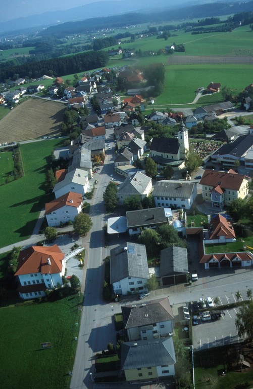 Flugaufnahe Sept. 2003 Foto Josef Schachermayr