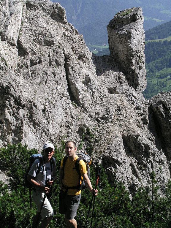 Christop und Robert bei einem der zahlreichen Felszacken