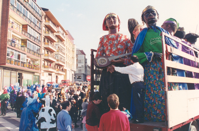 Fiestas de carnaval en Irun. Año 1993. Localización archivo Album XLVIII.