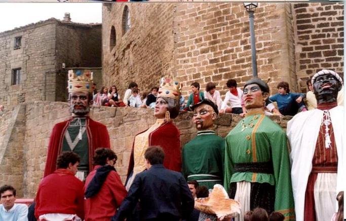 Gigantes en Ujué.