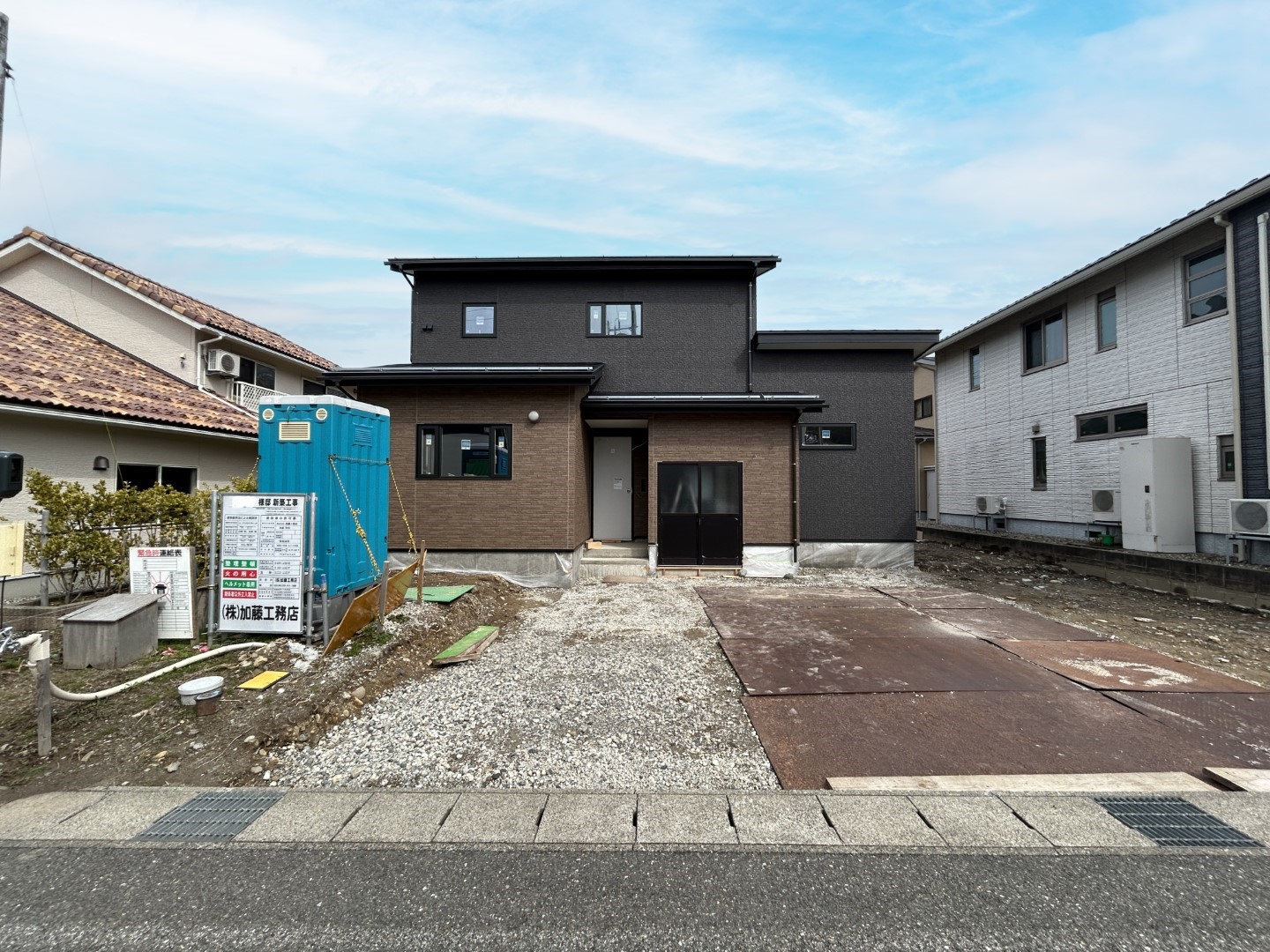 引き渡しに向けて順調に工事中