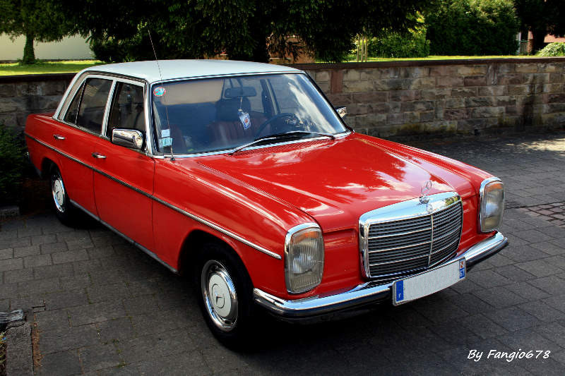 Mercedes 200 (W115)